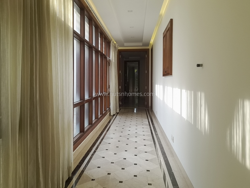 4 BHK Flat For Rent in Hauz Khas Enclave