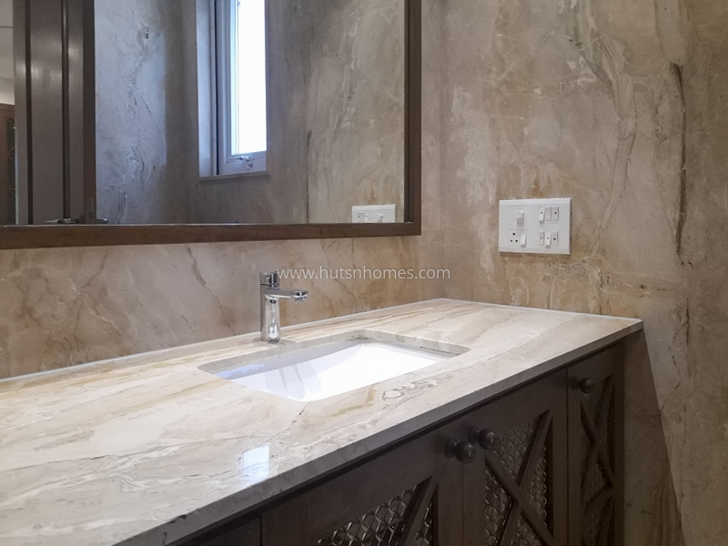 4 BHK Flat For Rent in Hauz Khas Enclave