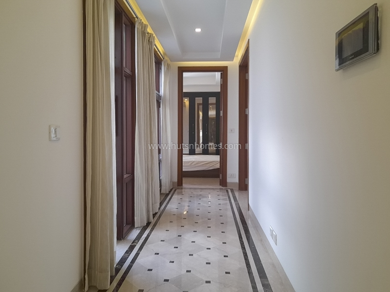 4 BHK Flat For Rent in Hauz Khas Enclave
