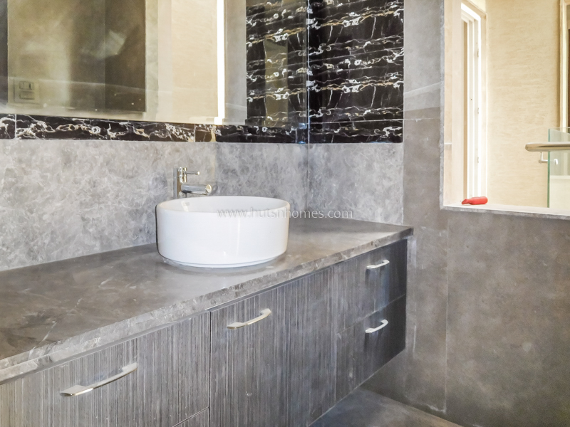 4 BHK Flat For Rent in Hauz Khas Enclave