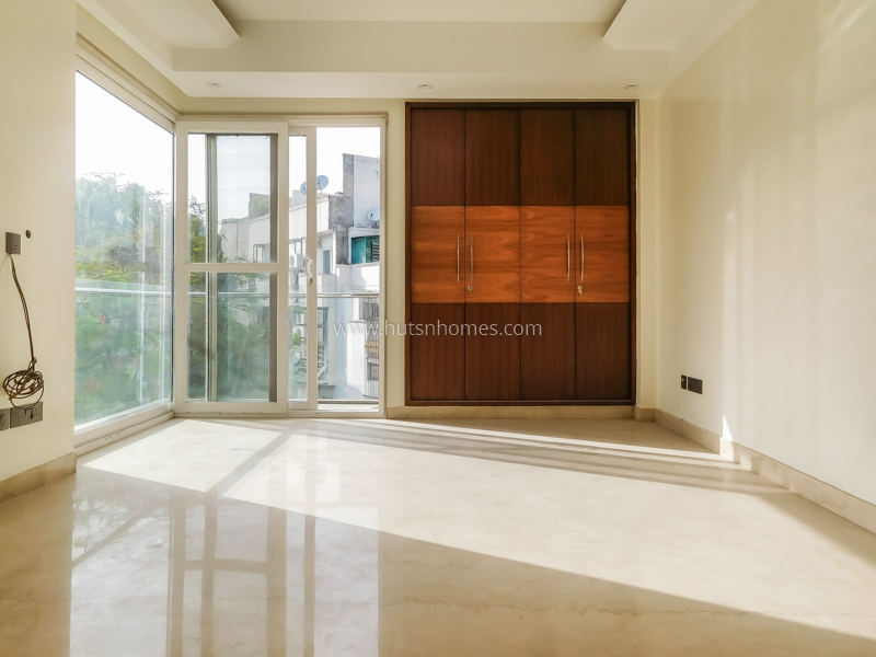 4 BHK Flat For Rent in Hauz Khas Enclave