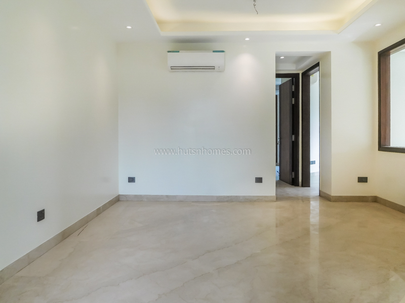 4 BHK Flat For Rent in Hauz Khas Enclave