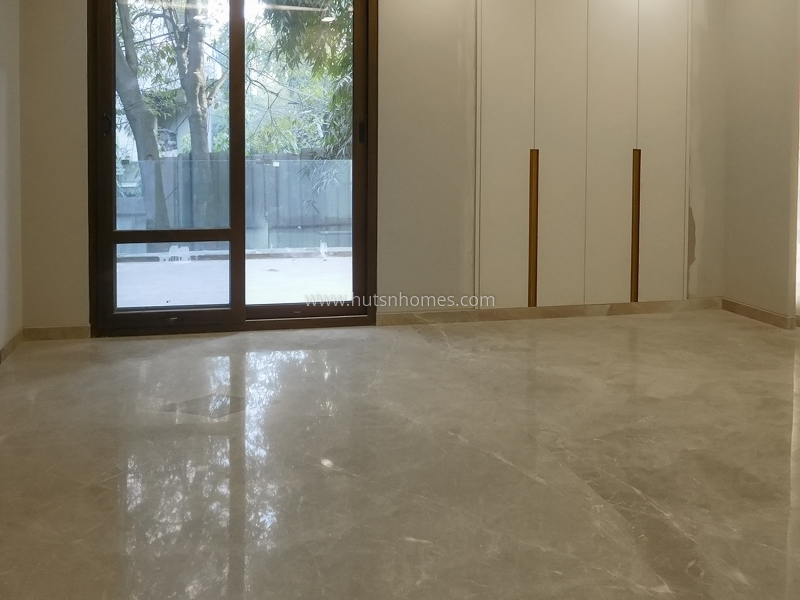 12 BHK Entire-Building For Sale in Safdarjung Enclave