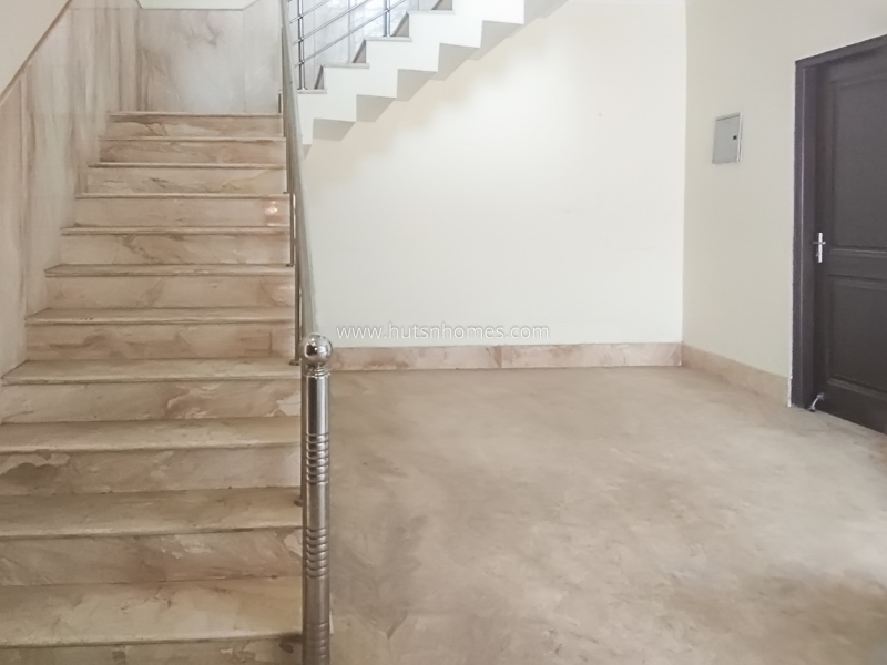 5 BHK Farm House For Rent in Dlf Chattarpur Farms