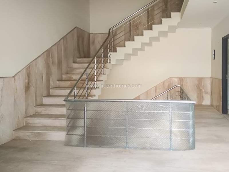 5 BHK Farm House For Rent in Dlf Chattarpur Farms