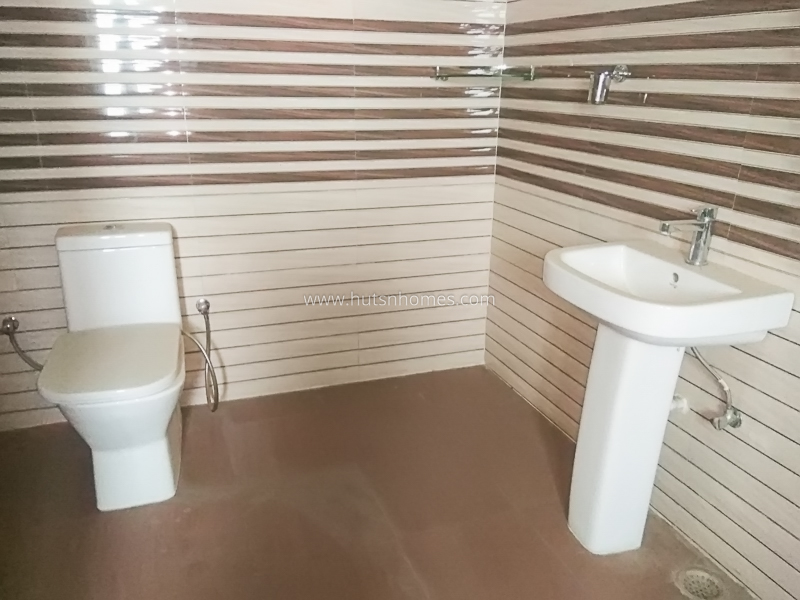 5 BHK Farm House For Rent in Dlf Chattarpur Farms