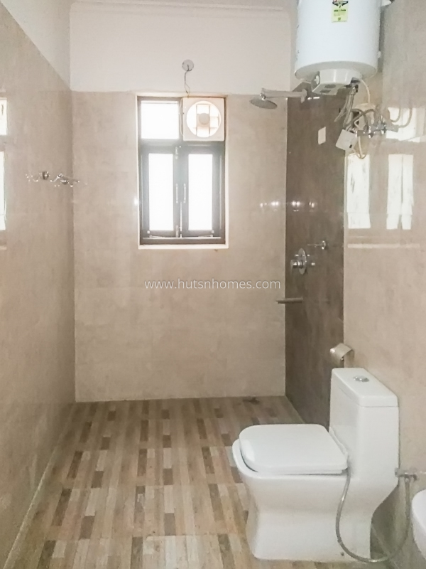 5 BHK Farm House For Rent in Dlf Chattarpur Farms