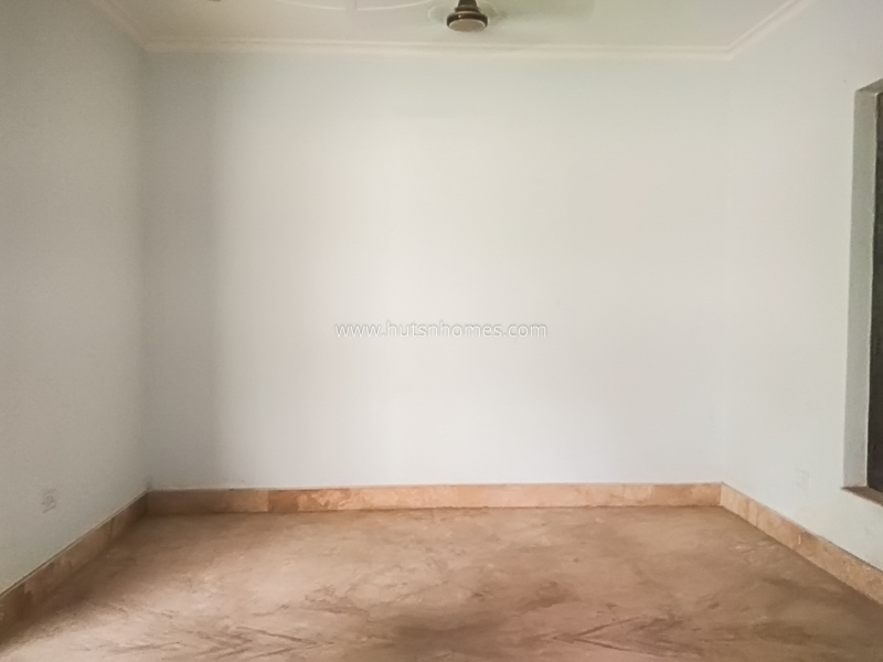 5 BHK Farm House For Rent in Dlf Chattarpur Farms