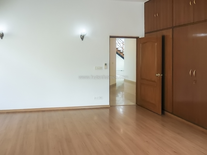 5 BHK Duplex For Rent in Green Park