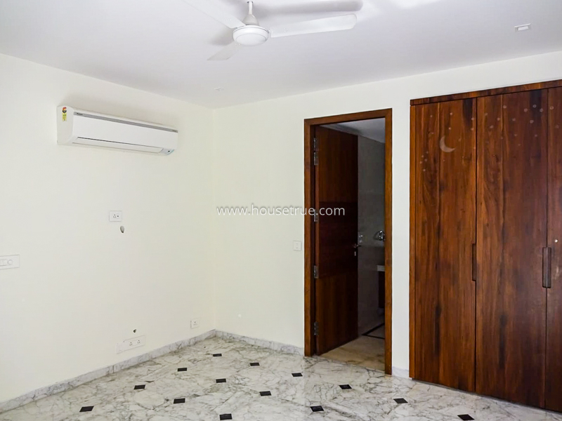 4 BHK Flat For Rent in South Extension 2