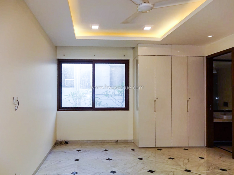 4 BHK Flat For Rent in South Extension 2
