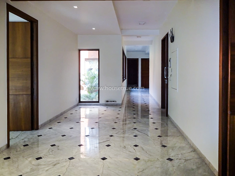 4 BHK Flat For Rent in South Extension 2