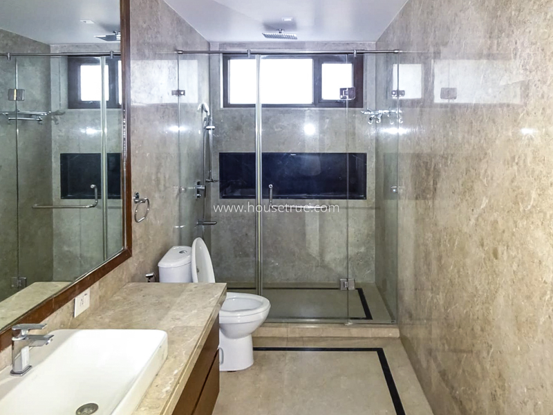 4 BHK Flat For Rent in South Extension 2