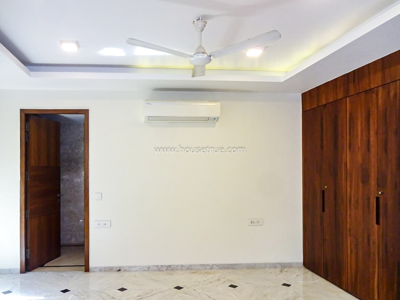 4 BHK Flat For Rent in South Extension 2
