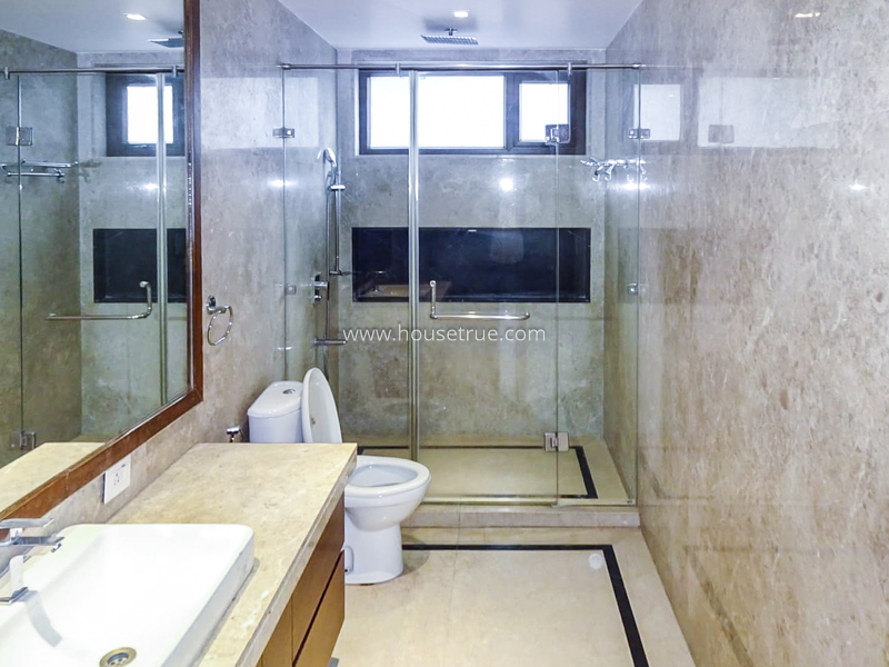 4 BHK Flat For Rent in South Extension 2