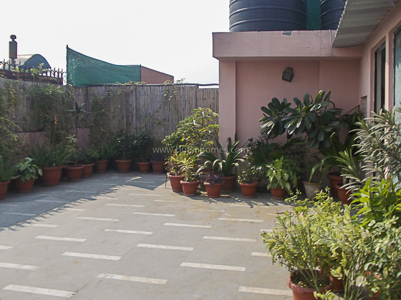 3 BHK Flat For Rent in Jangpura Extension