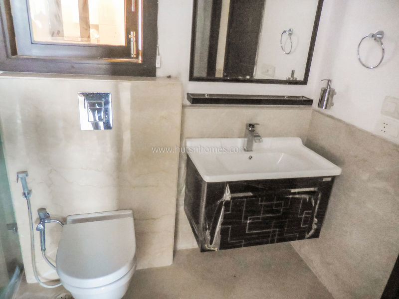 4 BHK Flat For Rent in Green Park Extension