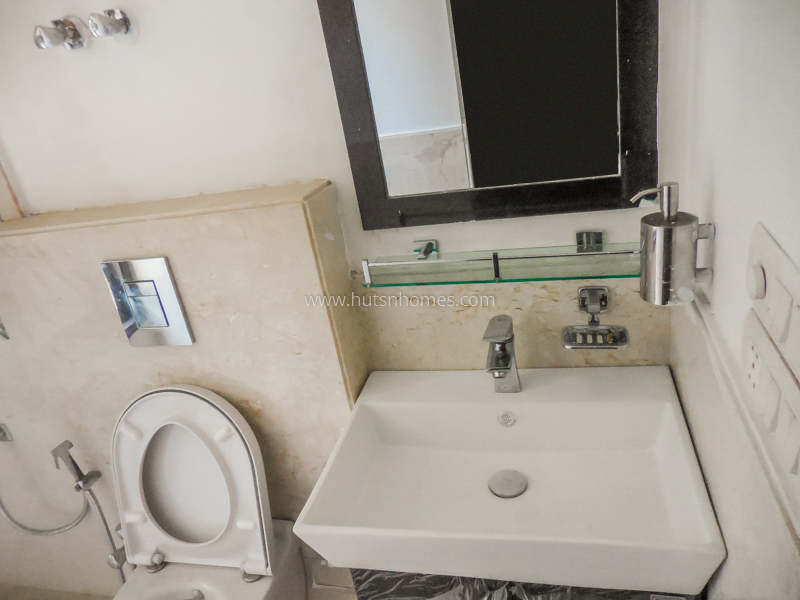 4 BHK Flat For Rent in Green Park Extension