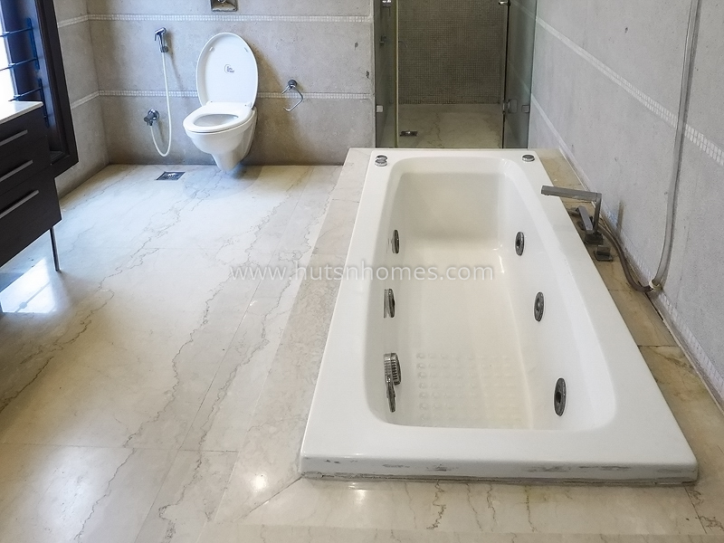 3 BHK Flat For Rent in Panchsheel Park