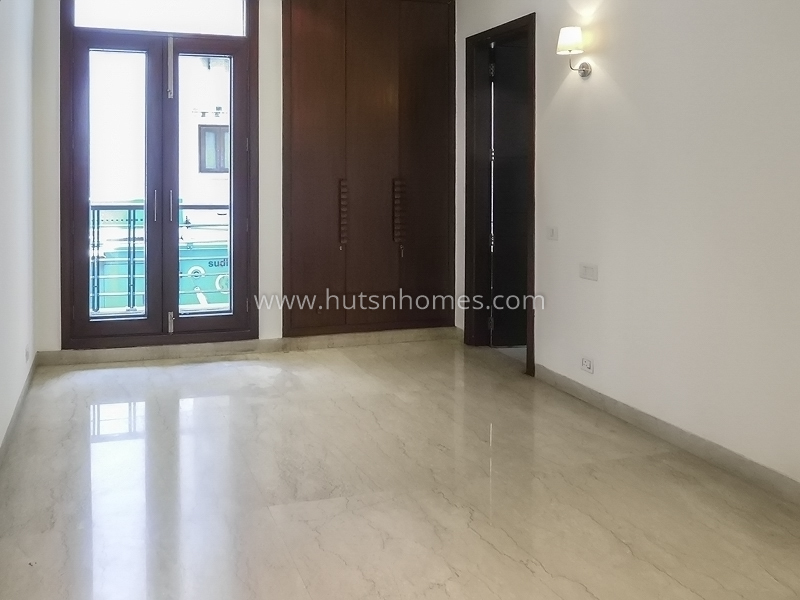 3 BHK Flat For Rent in Panchsheel Park