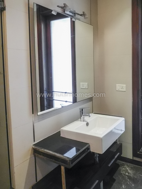 3 BHK Flat For Rent in Panchsheel Park