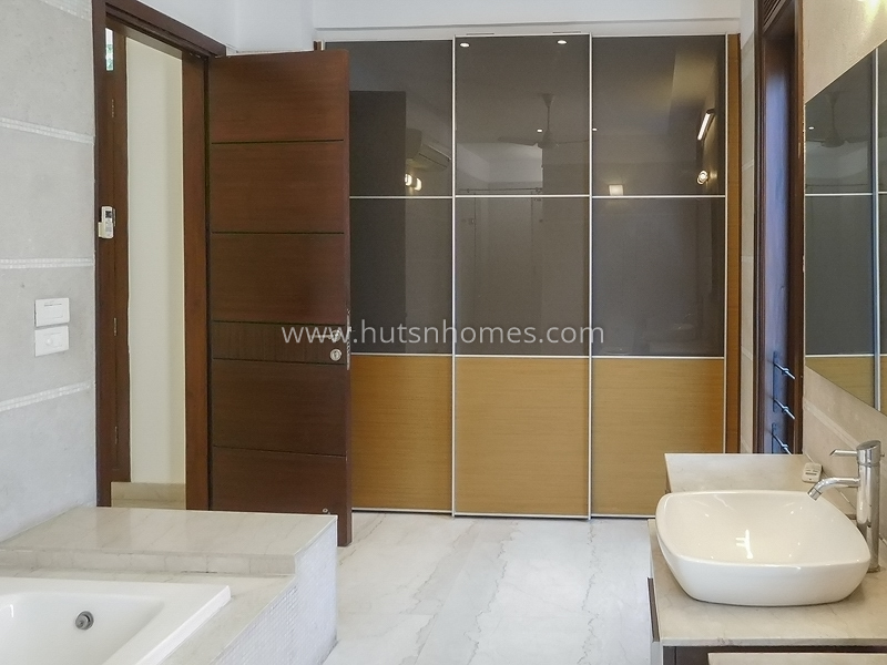 3 BHK Flat For Rent in Panchsheel Park