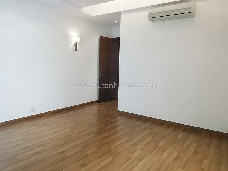 3 BHK Flat For Rent in Panchsheel Park