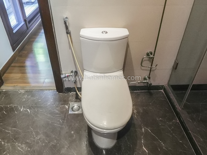 3 BHK Flat For Rent in Panchsheel Park