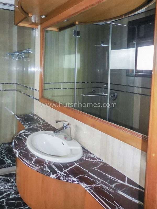 4 BHK Duplex For Rent in Panchsheel Park