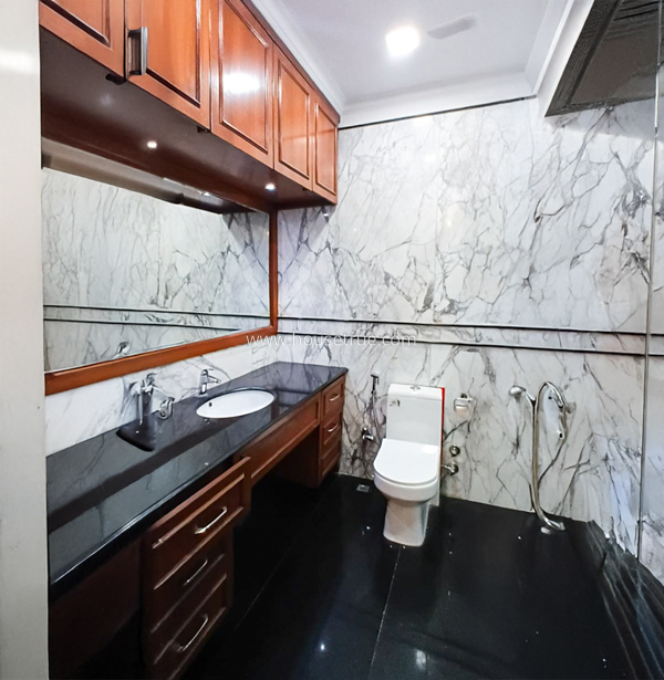 4 BHK Flat For Rent in Panchsheel Park