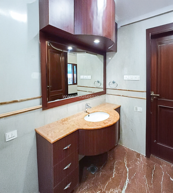 4 BHK Flat For Rent in Panchsheel Park