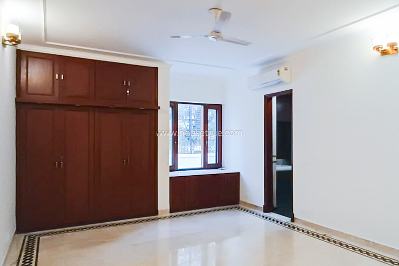 4 BHK Flat For Rent in Panchsheel Park