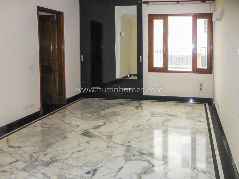 4 BHK Duplex For Rent in Panchsheel Park
