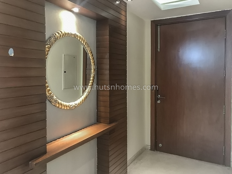 4 BHK Condo For Rent in Golf Course Road