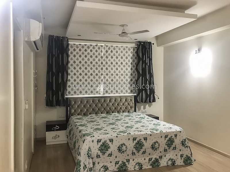 4 BHK Condo For Rent in Golf Course Road
