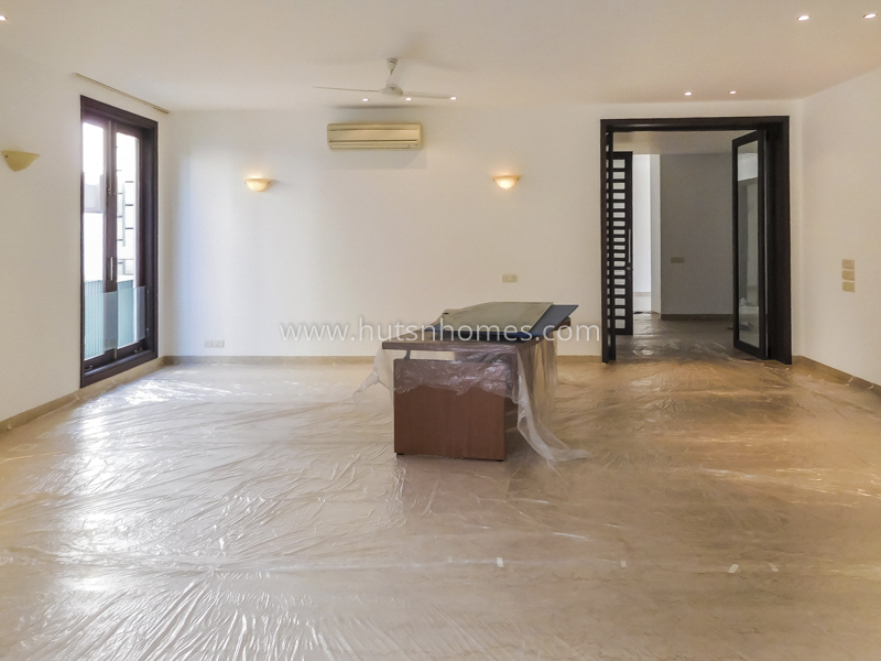 4 BHK Flat For Rent in Panchsheel Park