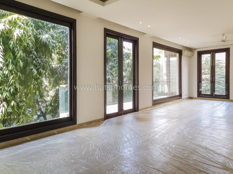 4 BHK Flat For Rent in Panchsheel Park