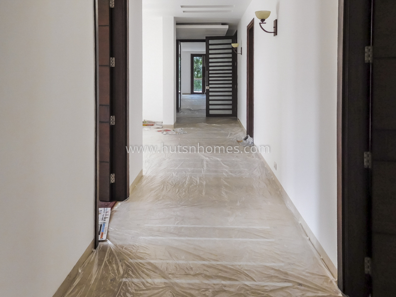 4 BHK Flat For Rent in Panchsheel Park