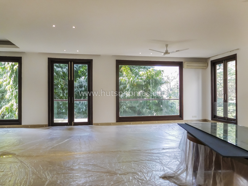 4 BHK Flat For Rent in Panchsheel Park