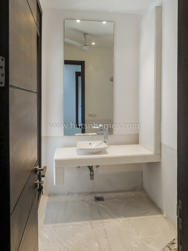 4 BHK Flat For Rent in Panchsheel Park