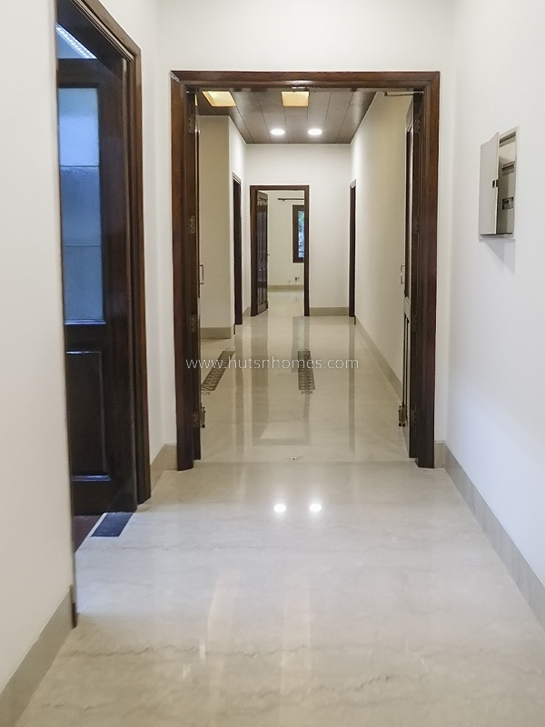 4 BHK Flat For Rent in Panchsheel Park
