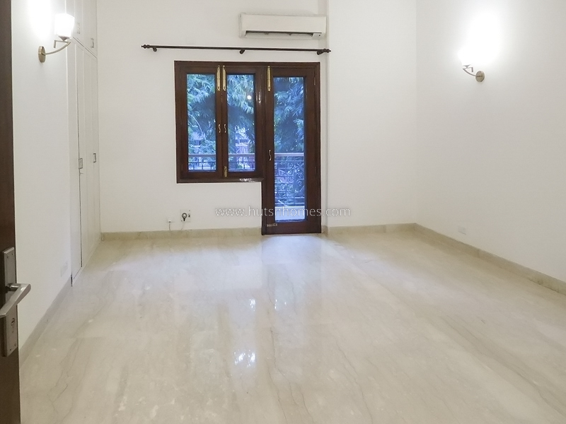 4 BHK Flat For Rent in Panchsheel Park