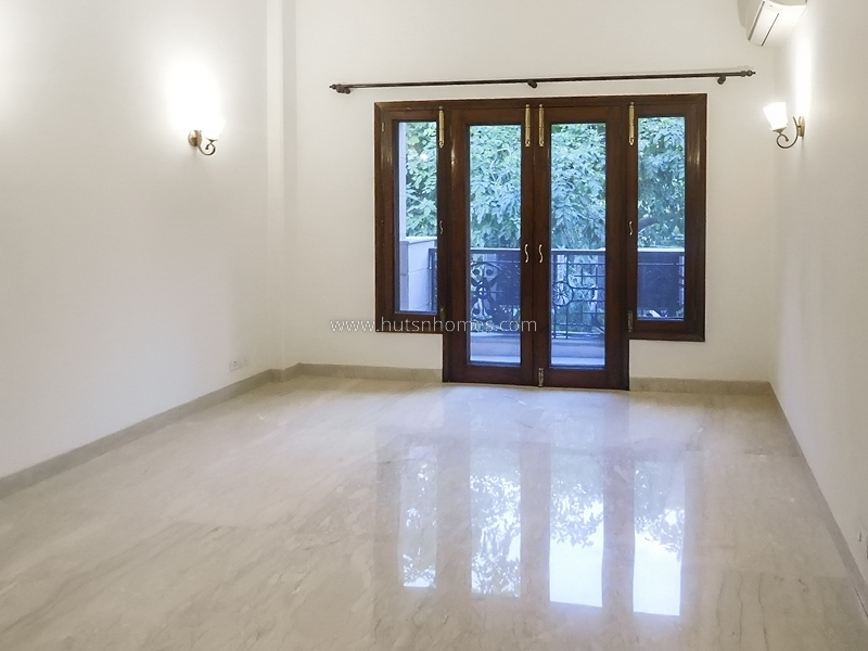 4 BHK Flat For Rent in Panchsheel Park