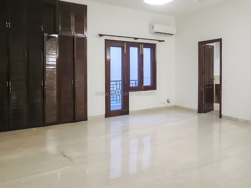 4 BHK Flat For Rent in Panchsheel Park