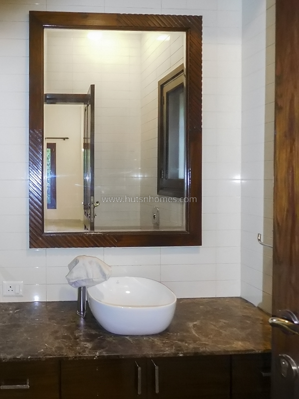 4 BHK Flat For Rent in Panchsheel Park