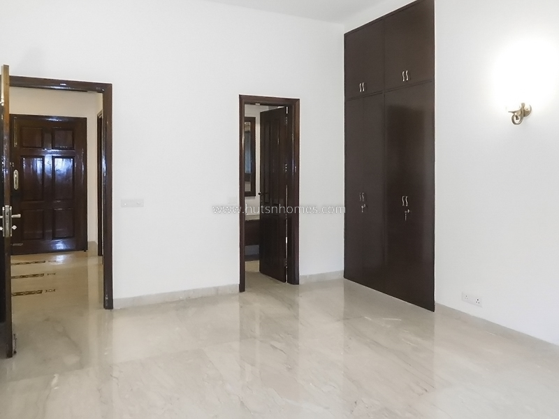 4 BHK Flat For Rent in Panchsheel Park