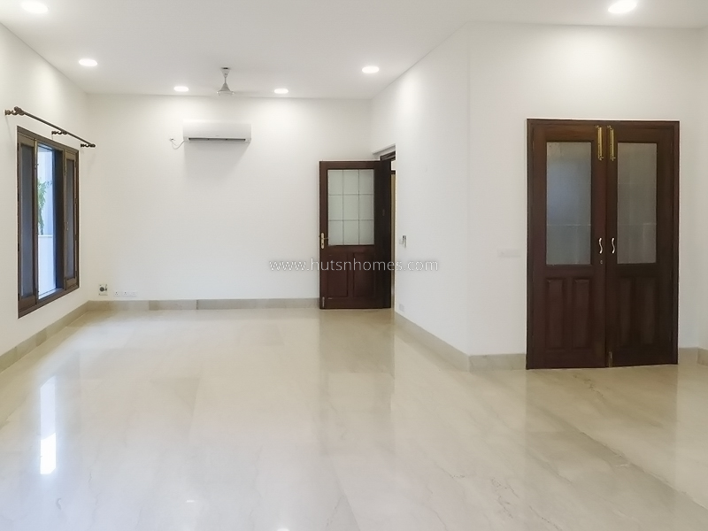 4 BHK Flat For Rent in Panchsheel Park