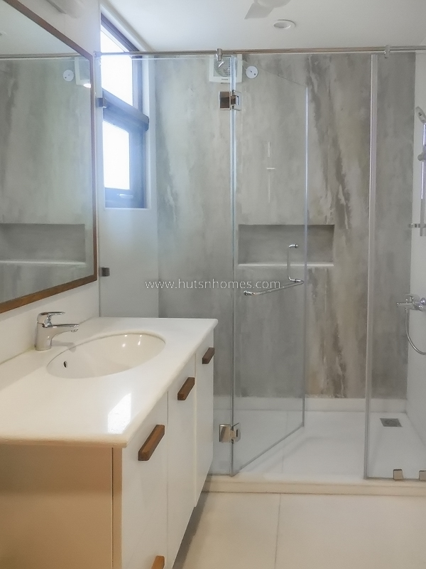 3 BHK Builder Floor For Rent in Green Park Extension