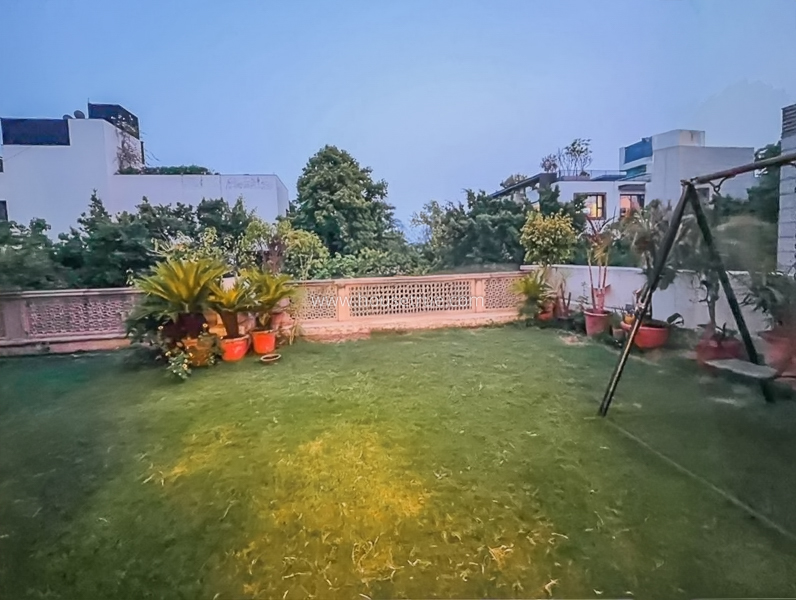 4 BHK Flat For Rent in Panchsheel Park