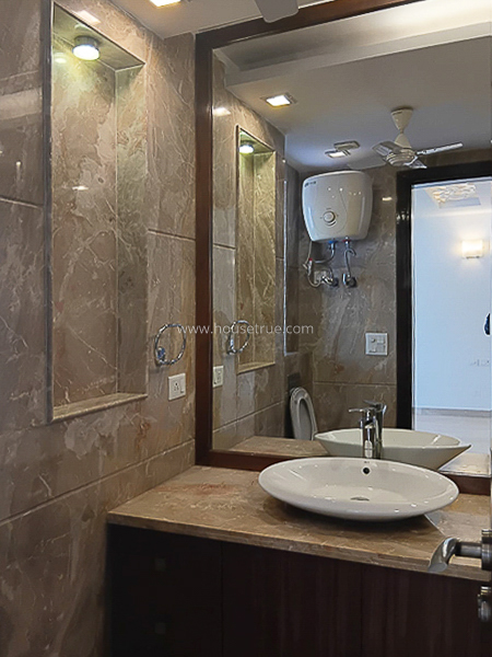 3 BHK Flat For Sale in Defence Colony